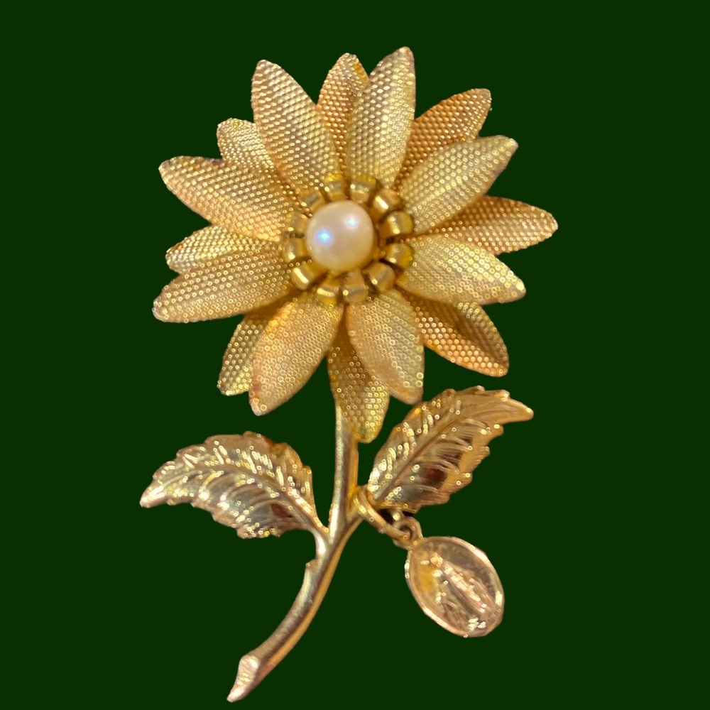 Vintage Gold Tone Flower Brooch Pin with Pearl Center